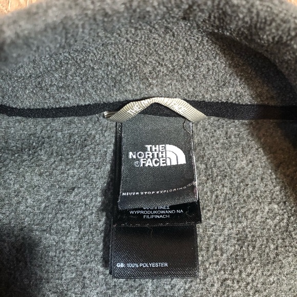 The North Face Grey Fleece Half Zip Pullover - Picture 12 of 13